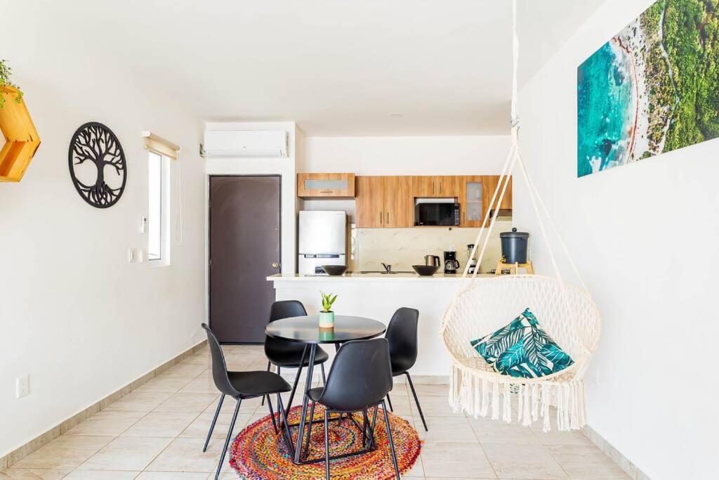 Lovely Cozy Apt W/Pool 2 Bedrooms. Great Location! Puerto Morelos Exteriör bild
